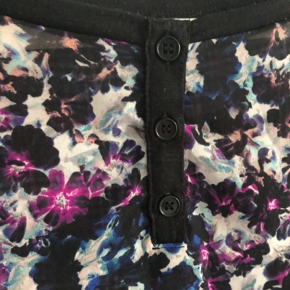 Floral shirt - Picture 2 of 6